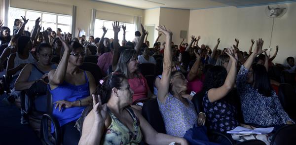 A APLB Sindicato dos professores reunirá com o poder executivo na próxima terça feira 18/04 para negociar mês de dezembro e campanha salarial